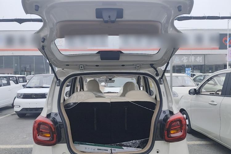 Used Wuling Hongguang MINIEV 2025 Four-Door Version Advanced Edition Trunk