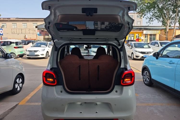 Used Wuling Hongguang MINIEV 2025 Four-Door Version Advanced Edition Trunk