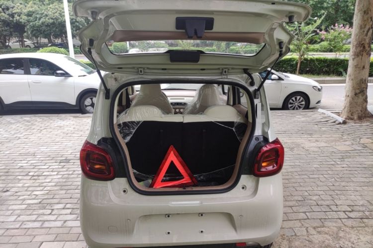 Used Wuling Hongguang MINIEV 2025 Four-Door Version Advanced Edition Trunk