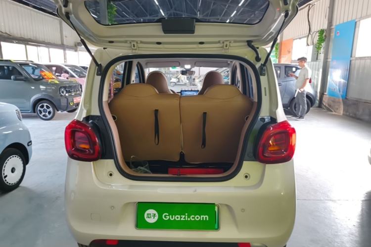 Used Wuling Hongguang MINIEV 2025 Four-Door Version Advanced Edition Trunk