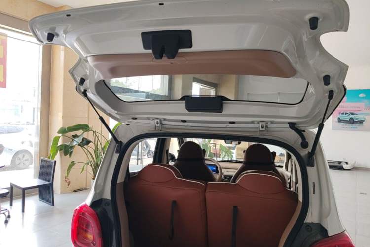 Used Wuling Hongguang MINIEV 2025 Four-Door Version Advanced Edition Trunk