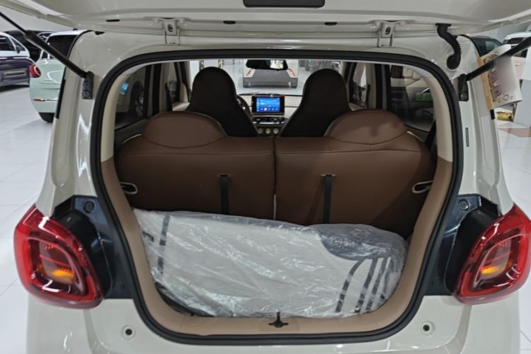Used Wuling Hongguang MINIEV 2025 Four-Door Version Zhenxiang+ Edition Trunk