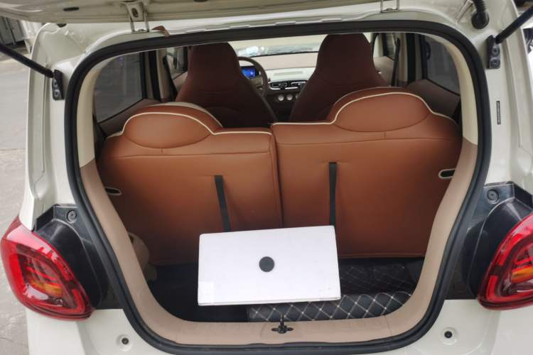 Used Wuling Hongguang MINIEV 2025 Four-Door Version Advanced Edition Trunk