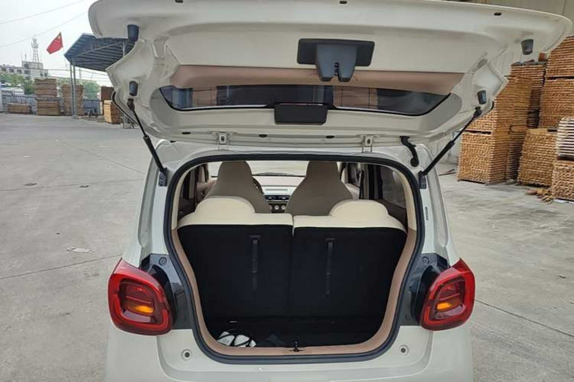 Used Wuling Hongguang MINIEV 2025 Four-Door Version Advanced Edition Trunk