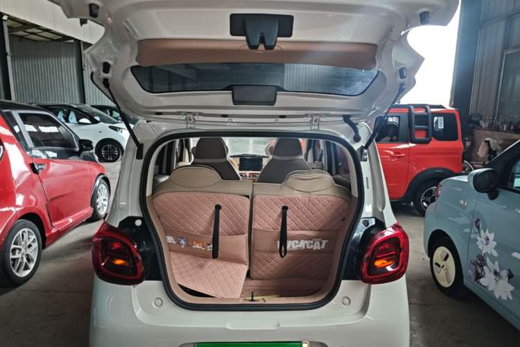Used Wuling Hongguang MINIEV 2025 Four-Door Version Advanced Edition Trunk