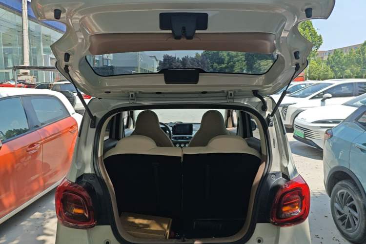 Used Wuling Hongguang MINIEV 2025 Four-Door Version Zhenxiang+ Edition Trunk