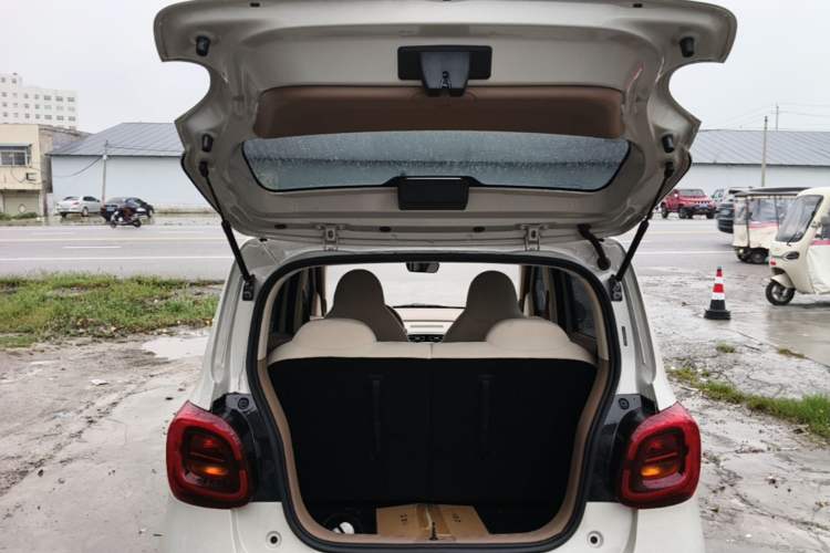 Used Wuling Hongguang MINIEV 2025 Four-Door Version Advanced Edition Trunk