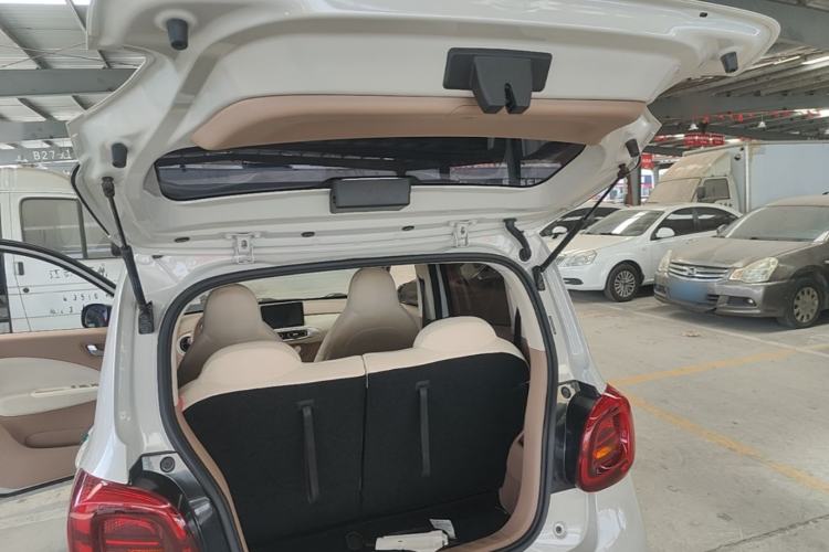 Used Wuling Hongguang MINIEV 2025 Four-Door Version Advanced Edition Trunk