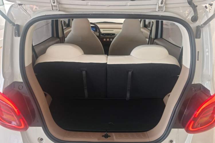 Used Wuling Hongguang MINIEV 2025 Four-Door Version Advanced Edition Trunk