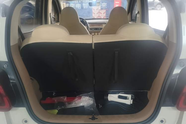 Used Wuling Hongguang MINIEV 2025 Four-Door Version Advanced Edition Trunk