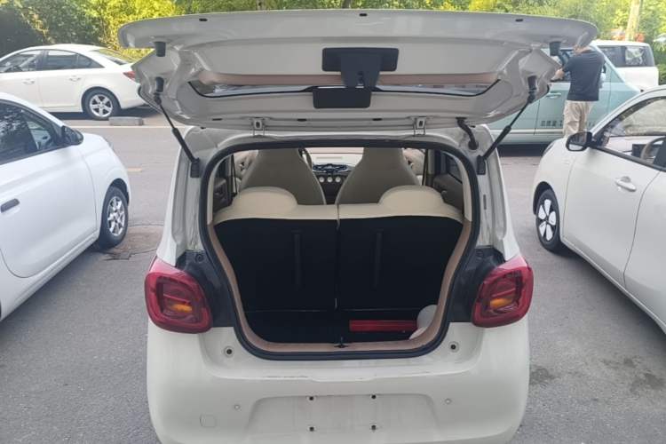 Used Wuling Hongguang MINIEV 2025 Four-Door Version Advanced Edition Trunk