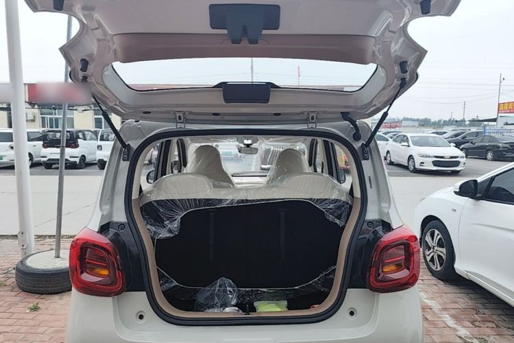Used Wuling Hongguang MINIEV 2025 Four-Door Version Advanced Edition Trunk