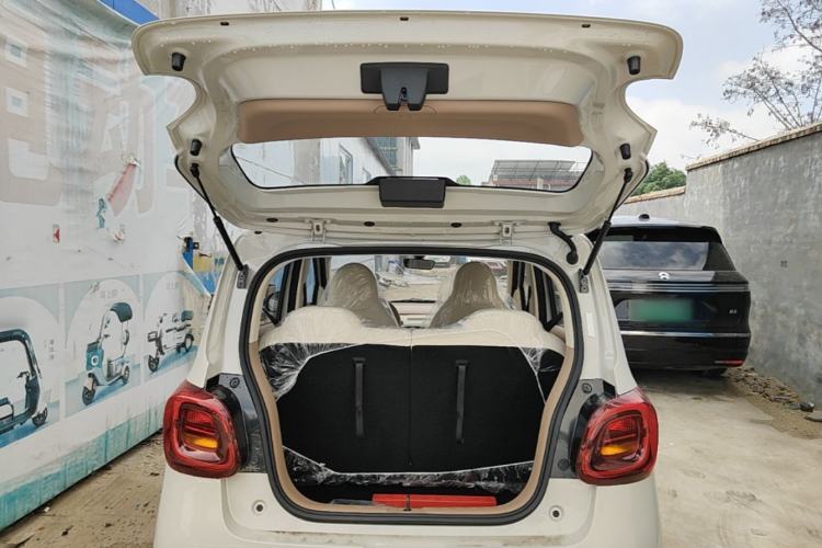 Used Wuling Hongguang MINIEV 2025 Four-Door Version Advanced Edition Trunk