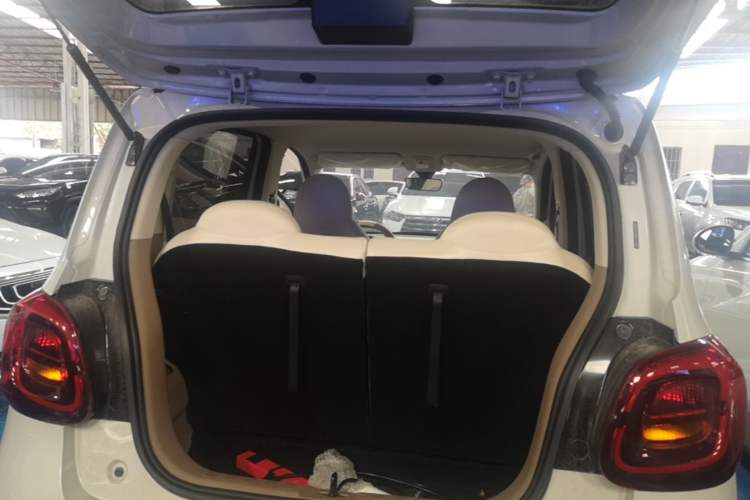 Used Wuling Hongguang MINIEV 2025 Four-Door Version Advanced Edition Trunk