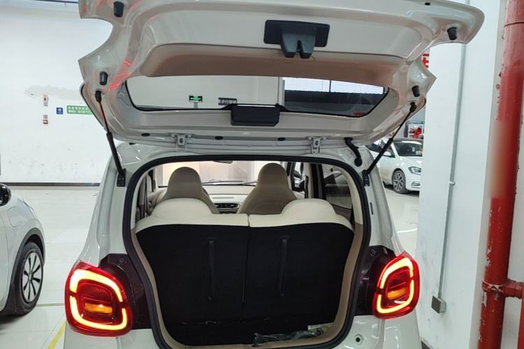 Used Wuling Hongguang MINIEV 2025 Four-Door Version Advanced Edition Trunk