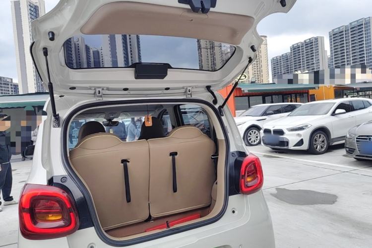 Used Wuling Hongguang MINIEV 2025 Four-Door Version Advanced Edition Trunk
