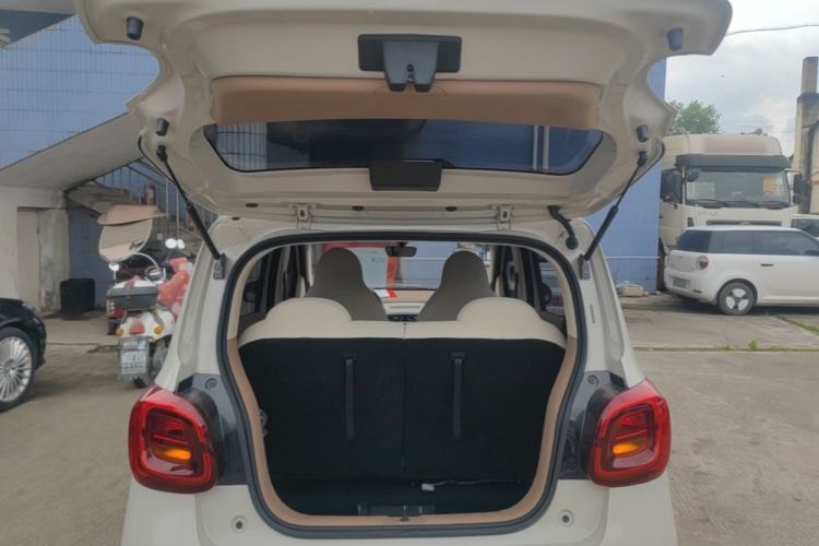 Used Wuling Hongguang MINIEV 2025 Four-Door Version Advanced Edition Trunk