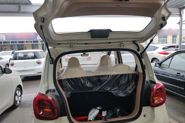 Used Wuling Hongguang MINIEV 2025 Four-Door Version Advanced Edition Trunk