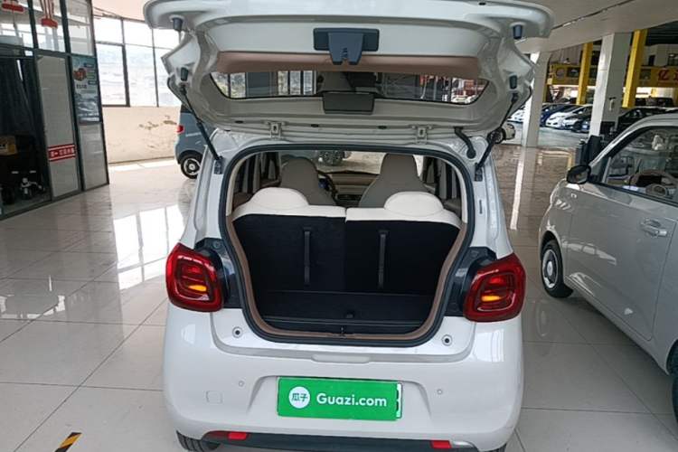 Used Wuling Hongguang MINIEV 2025 Four-Door Version Advanced Edition Trunk