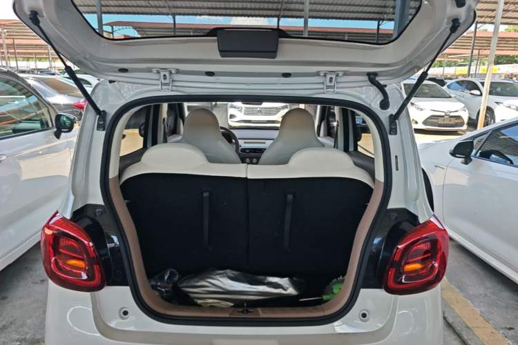 Used Wuling Hongguang MINIEV 2025 Four-Door Version Advanced Edition Trunk