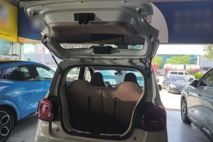 Used Wuling Hongguang MINIEV 2025 Four-Door Version Advanced Edition Trunk
