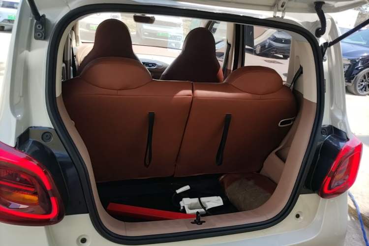 Used Wuling Hongguang MINIEV 2025 Four-Door Version Advanced Edition Trunk