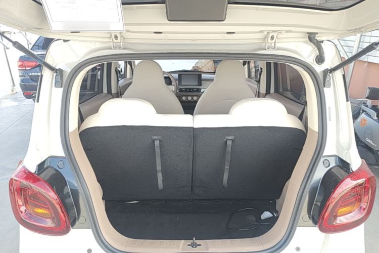 Used Wuling Hongguang MINIEV 2025 Four-Door Version Premium Edition Trunk