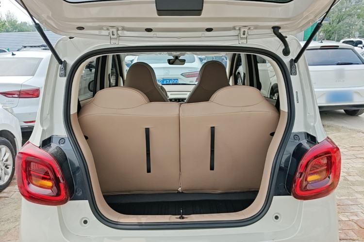 Used Wuling Hongguang MINIEV 2025 Four-Door Version Advanced Edition Trunk