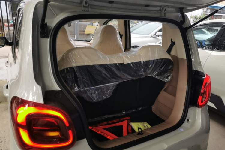 Used Wuling Hongguang MINIEV 2025 Four-Door Version Advanced Edition Trunk