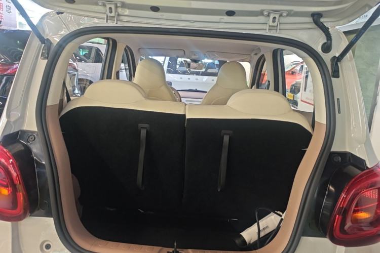 Used Wuling Hongguang MINIEV 2025 Four-Door Version Advanced Edition Trunk