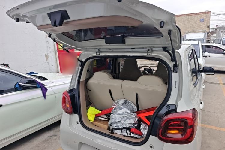 Used Wuling Hongguang MINIEV 2025 Four-Door Version Advanced Edition Trunk