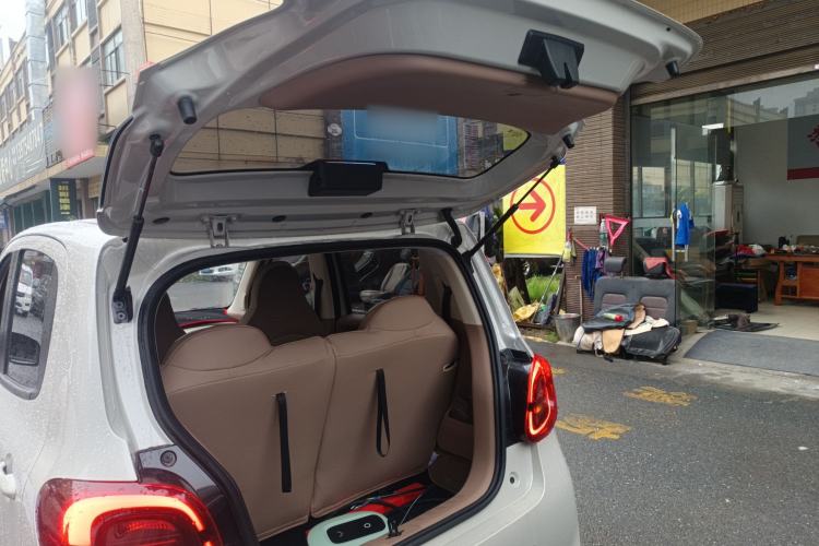 Used Wuling Hongguang MINIEV 2025 Four-Door Version Advanced Edition Trunk