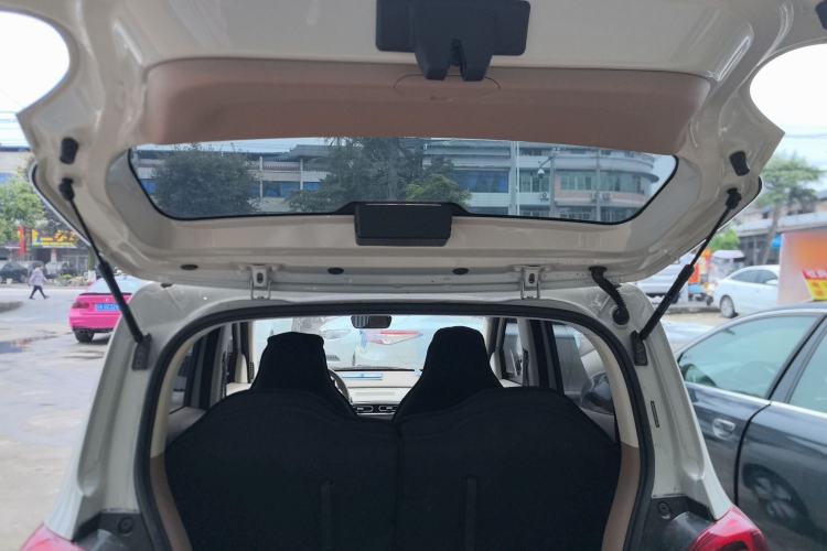 Used Wuling Hongguang MINIEV 2025 Four-Door Version Advanced Edition Trunk