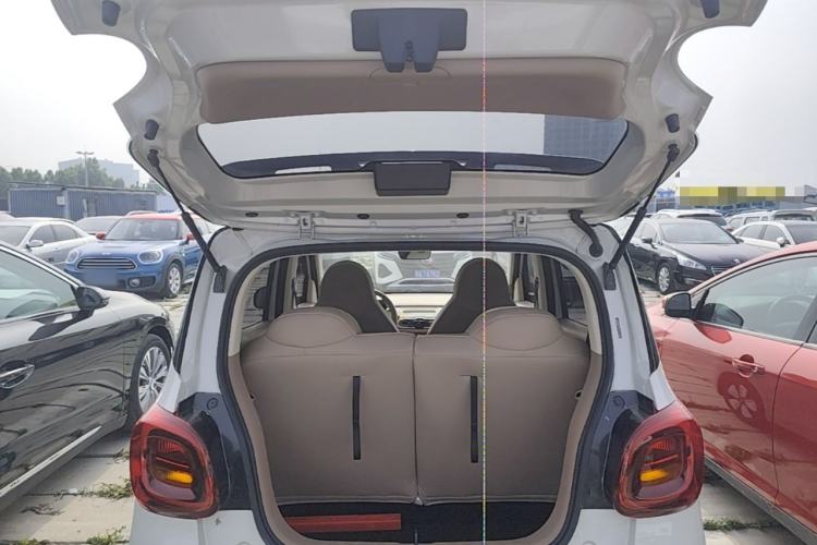 Used Wuling Hongguang MINIEV 2025 Four-Door Version Advanced Edition Trunk