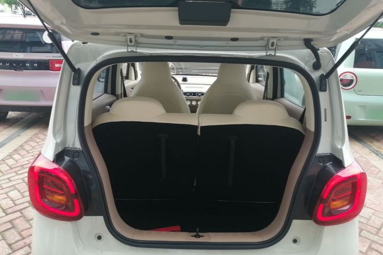 Used Wuling Hongguang MINIEV 2025 Four-Door Version Advanced Edition Trunk