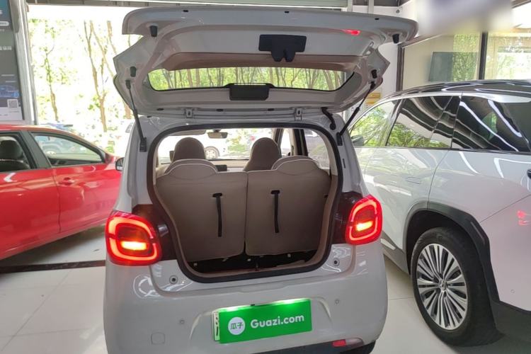 Used Wuling Hongguang MINIEV 2025 Four-Door Version Advanced Edition Trunk