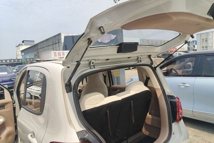 Used Wuling Hongguang MINIEV 2025 Four-Door Version Advanced Edition Trunk