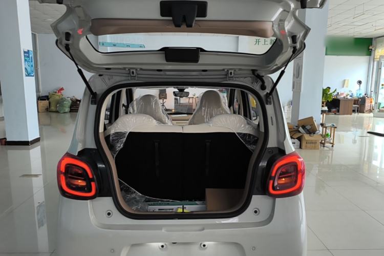 Used Wuling Hongguang MINIEV 2025 Four-Door Version Advanced Edition Trunk
