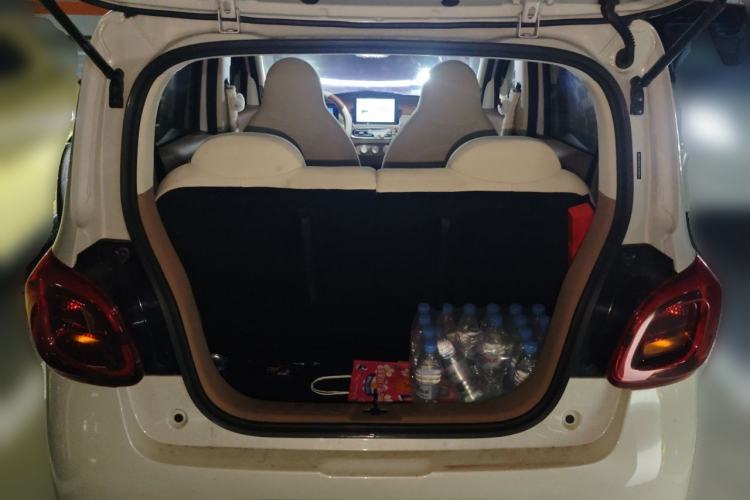 Used Wuling Hongguang MINIEV 2025 Four-Door Version Advanced Edition Trunk