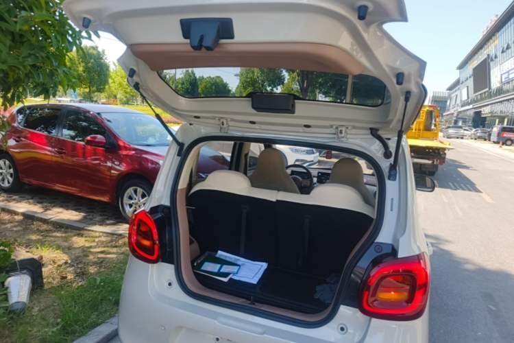Used Wuling Hongguang MINIEV 2025 Four-Door Version Advanced Edition Trunk
