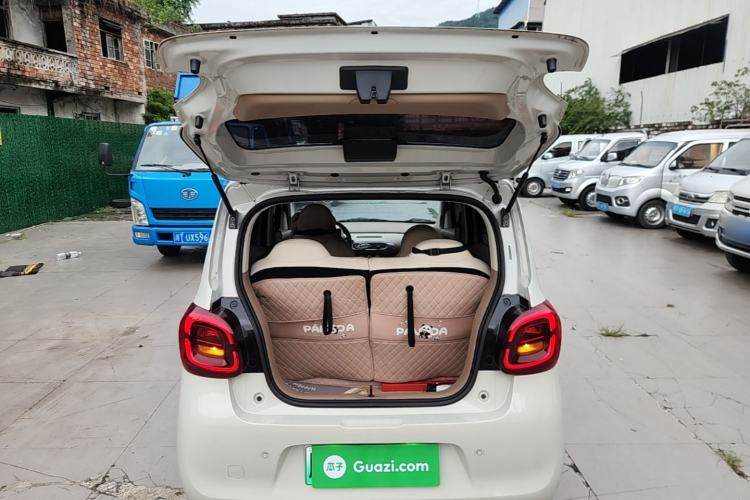Used Wuling Hongguang MINIEV 2025 Four-Door Version Advanced Edition Trunk