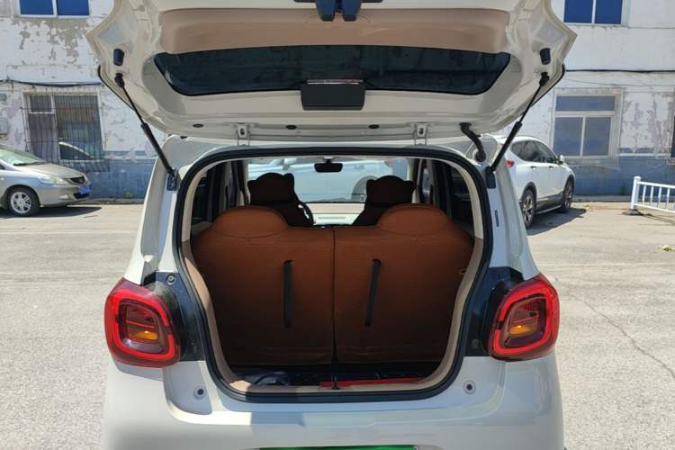 Used Wuling Hongguang MINIEV 2025 Four-Door Version Advanced Edition Trunk