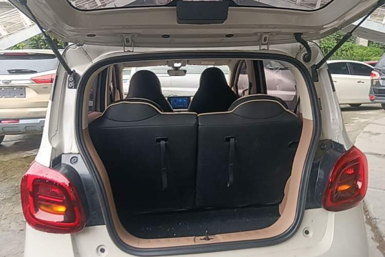 Used Wuling Hongguang MINIEV 2025 Four-Door Version Zhenxiang+ Edition Trunk