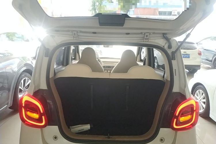 Used Wuling Hongguang MINIEV 2025 Four-Door Version Advanced Edition Trunk