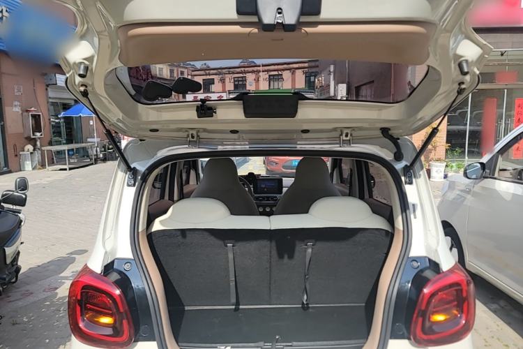 Used Wuling Hongguang MINIEV 2025 Four-Door Version Premium Edition Trunk