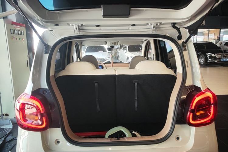 Used Wuling Hongguang MINIEV 2025 Four-Door Version Advanced Edition Trunk