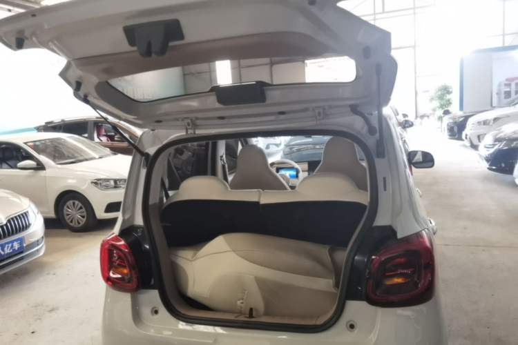 Used Wuling Hongguang MINIEV 2025 Four-Door Version Advanced Edition Trunk