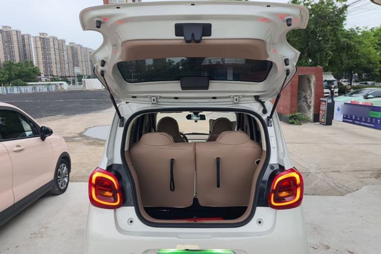 Used Wuling Hongguang MINIEV 2025 Four-Door Version Advanced Edition Trunk