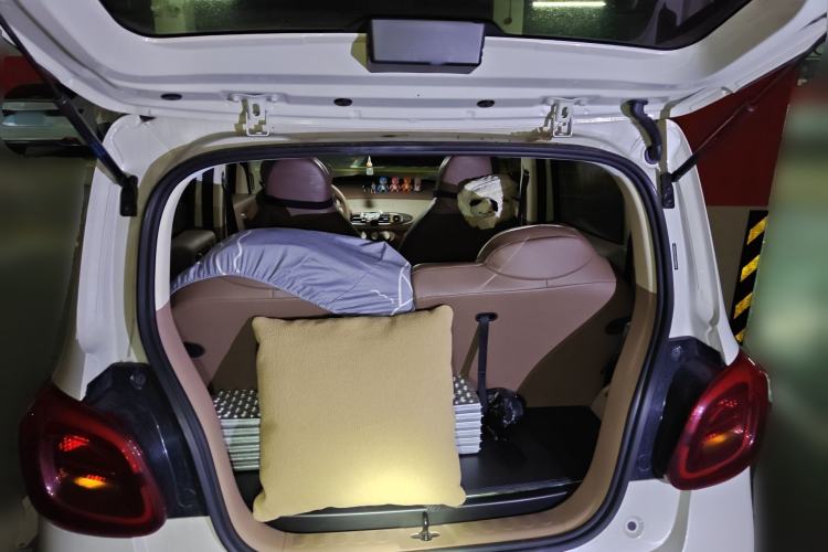 Used Wuling Hongguang MINIEV 2025 Four-Door Version Advanced Edition Trunk