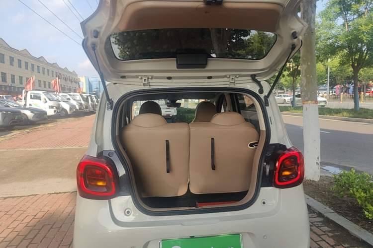Used Wuling Hongguang MINIEV 2025 Four-Door Version Advanced Edition Trunk